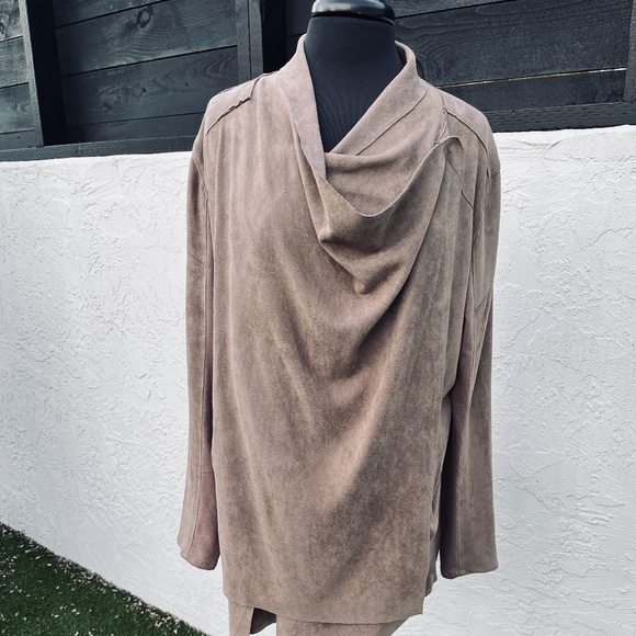 Tan Suedelike Hip Women's Jacket "L"  open front or snapped - Picture 5 of 8